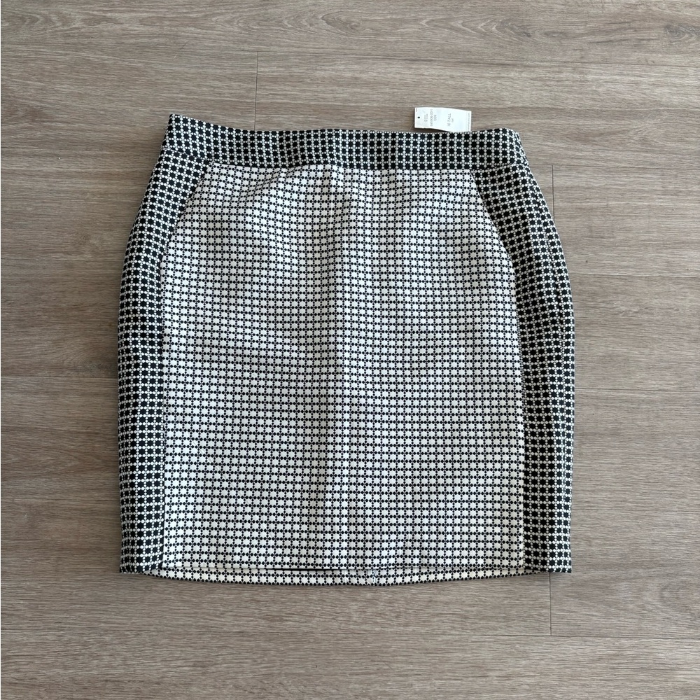 NWT- Banana Republic Black and White Skirt